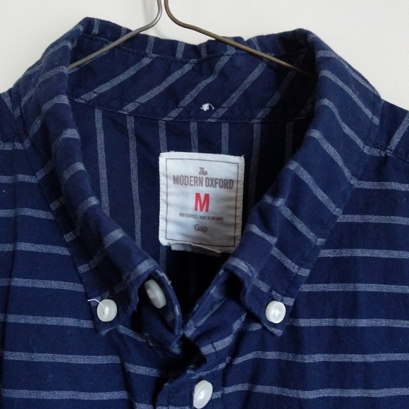 $5 NEW YEAR SALE Men's Small Medium Gap Oxford Button Up, Teen Boy - Picture 3 of 7